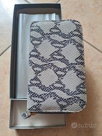 Portafoglio Pitonato Via Borgospesso