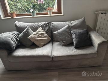 Divano grigio annalrgico sfoderabile