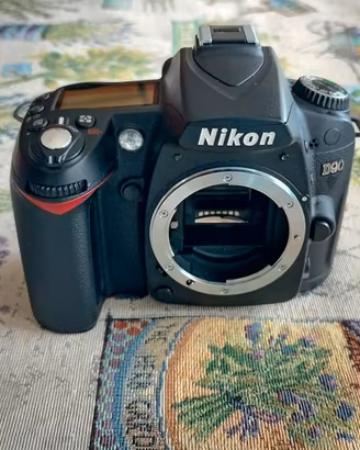 NIKON D90