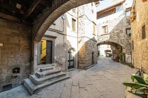 2 LOCALI A VITERBO