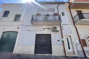MONOLOCALE A GROTTAGLIE