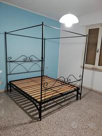 struttura letto baldacchino ferro battuto