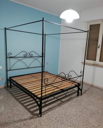 struttura letto baldacchino ferro battuto