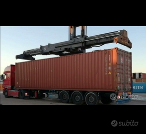 Autista camion trasporto container