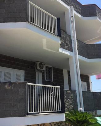 Villa di 380 m² con più di 5 locali a Giugliano in