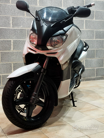 Yamaha XMax 250