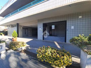 NEGOZIO A CIAMPINO