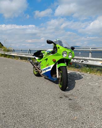 Kawasaki zxr 750