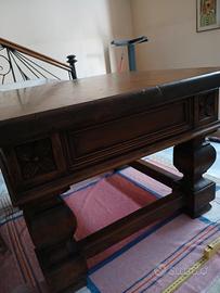 tavolo in noce massiccio 