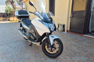 Honda integra 750 Pari al nuovo