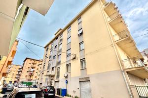 Rif. 607 - Caltanissetta centro, ampio 6 vani lumi