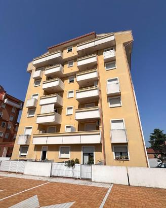 Investimento sicuro in contesto residenziale di...