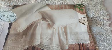 copriletto matrimoniale e lenzuola con federe 