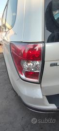 SUBARU FORESTER 2010 STOP POSTERIORE SX/DX