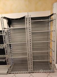 6 scaffali di metallo con piastre in vetro