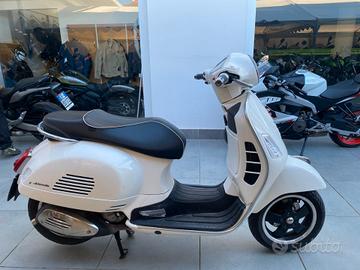 Vespa GTS 300 Super