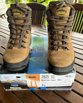 Scarponi da montagna