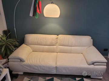 Divano in pelle avorio