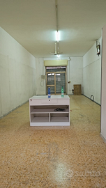 Locale commerciale uso ufficio o negozio ca 68 mq