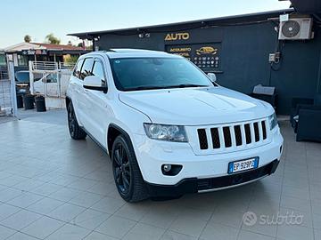 Jeep Grand Cherokee 3.0 CRD 241 CV Overland 12 mes