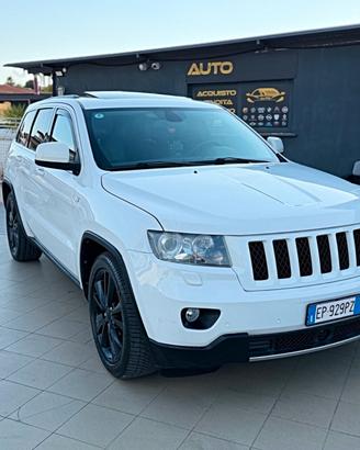 Jeep Grand Cherokee 3.0 CRD 241 CV Overland 12 mes