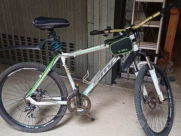 mtb accessoriata