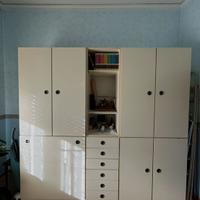 Mobile con guardaroba e letto a scomparsa