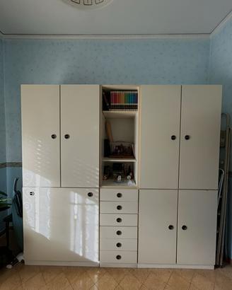 Mobile con guardaroba e letto a scomparsa