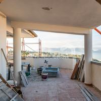 Integralmente Ristrutturato Vista Mare 5 Vani 165