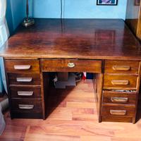 Scrivania in rovere