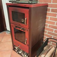 Stufa a legna con forno incorporato
