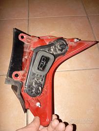 fanale posteriore dx usato per Peugeot 3008 2009