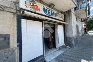 NEGOZIO A VOLLA