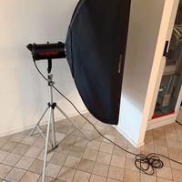 Monotorcia 900w attacco bowens com 2 soft box  +