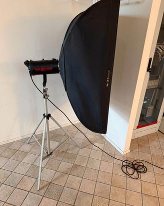 Monotorcia 900w attacco bowens com 2 soft box  +