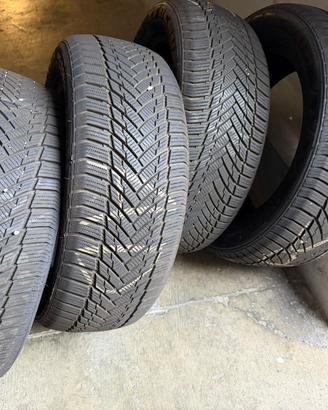 kit composto da 4 pneumatici invernali