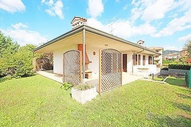 Villa di 497 m² con più di 5 locali e box auto dop