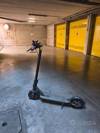 Monopattino elettrico Xiaomi.