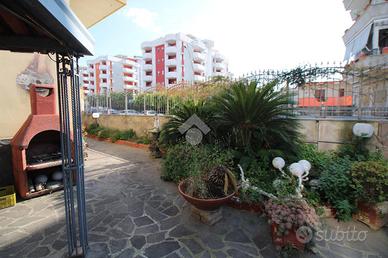 VILLA A SCHIERA A VOLLA