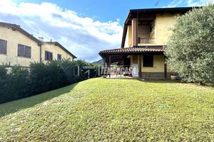 VILLA INDIPENDENTE CON GIARDINO PRIVATO A POCHI MI