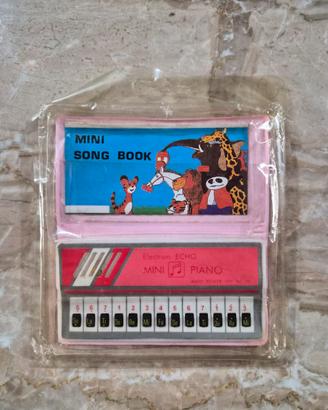 Mini piano vintage