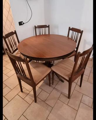 Tavolo rotondo con 5 sedie 