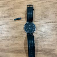 Daniel Wellington nero e silver. Come nuovo!
