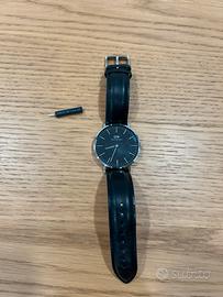 Daniel Wellington nero e silver. Come nuovo!
