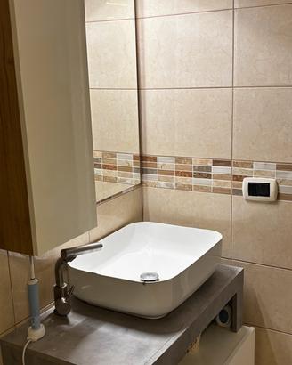 Lavabo e mobile bagno
