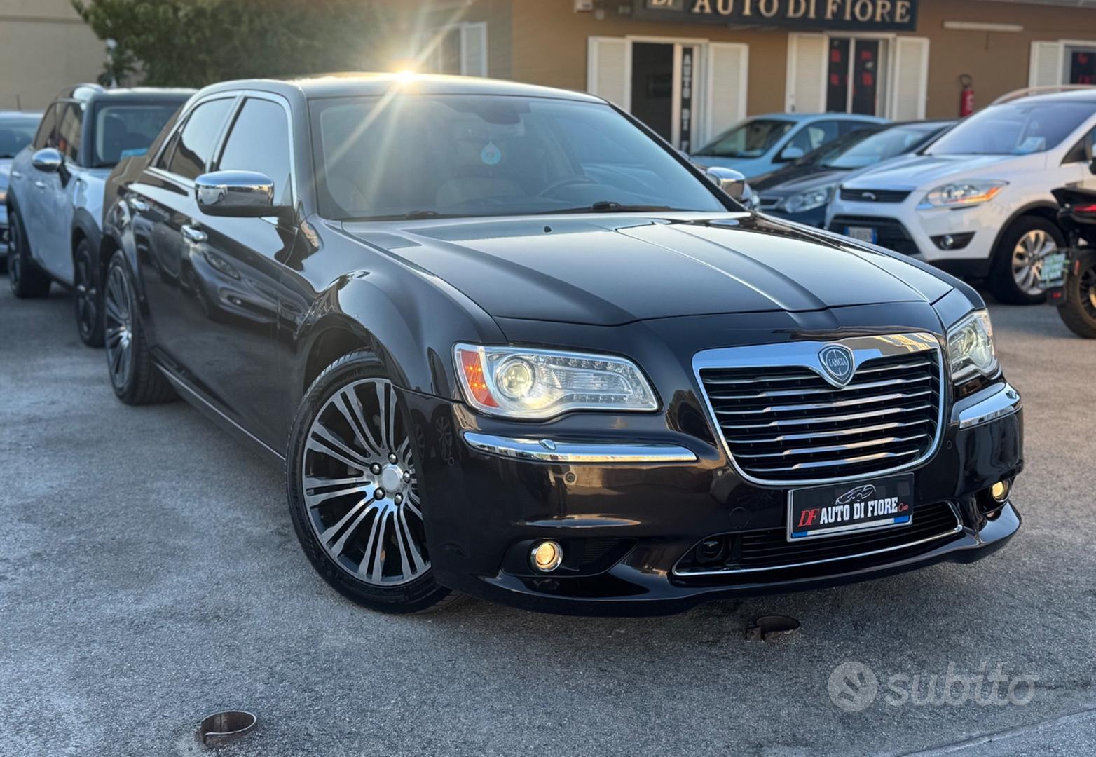 Lancia Thema Executive 3.0 V6 Multijet 239ch - Camera - Sièges élécriques à mémoire - Navi - Led