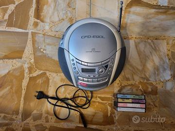 Radiosveglia Sony con lettore CD e musicassette