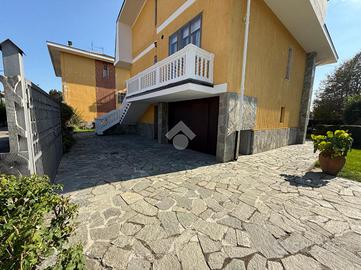 BIFAMILIARE A CANDIOLO