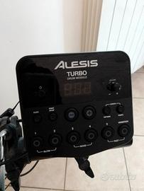 Batteria elettronica con sgabello.