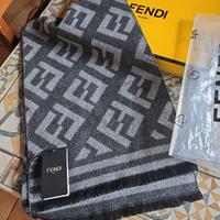 sciarpa fendi